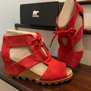 SOREL JOANIE LACE (BRIGHT RED)